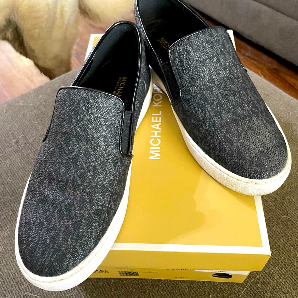 Black Michael Michael Kors size 7.5